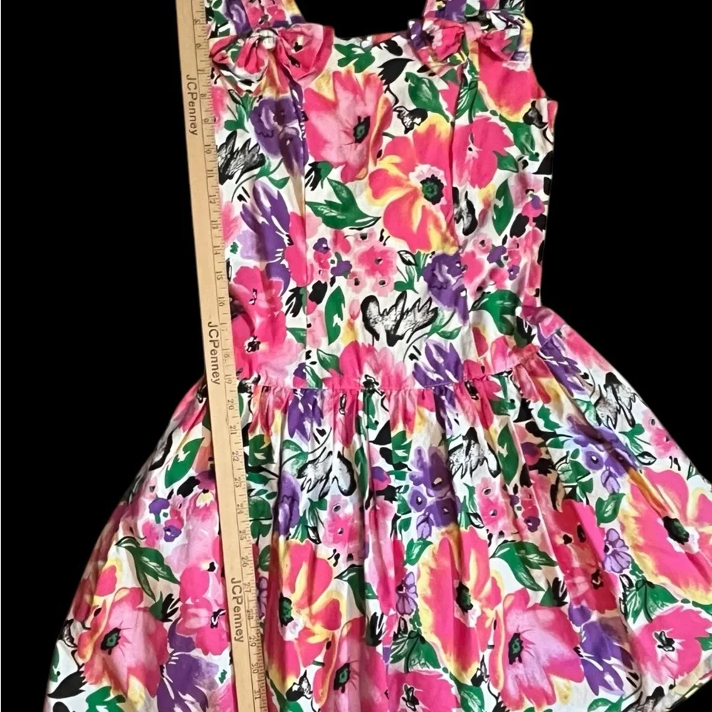 Fun Floral 90โs Dress with flair skirt - - Picture 12 of 13
